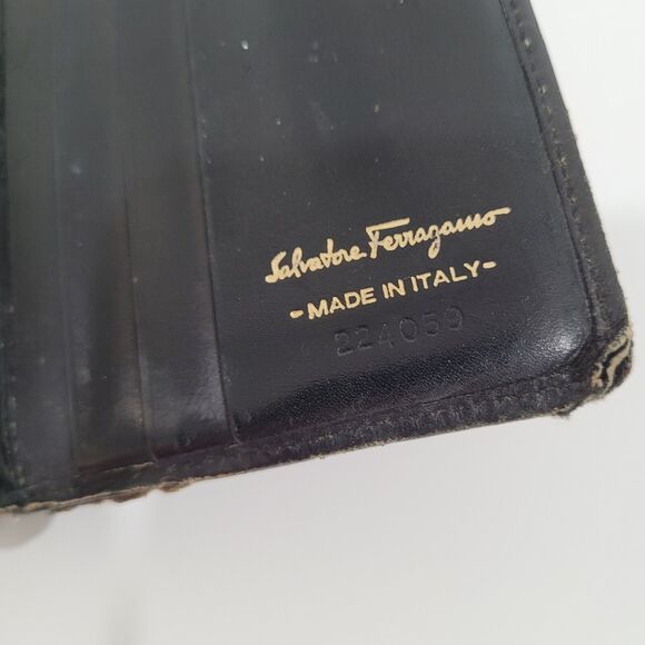 Salvatore Ferragamo Damaged Gancini Wallet Medium Bifold Black Nero - Picture 4 of 10
